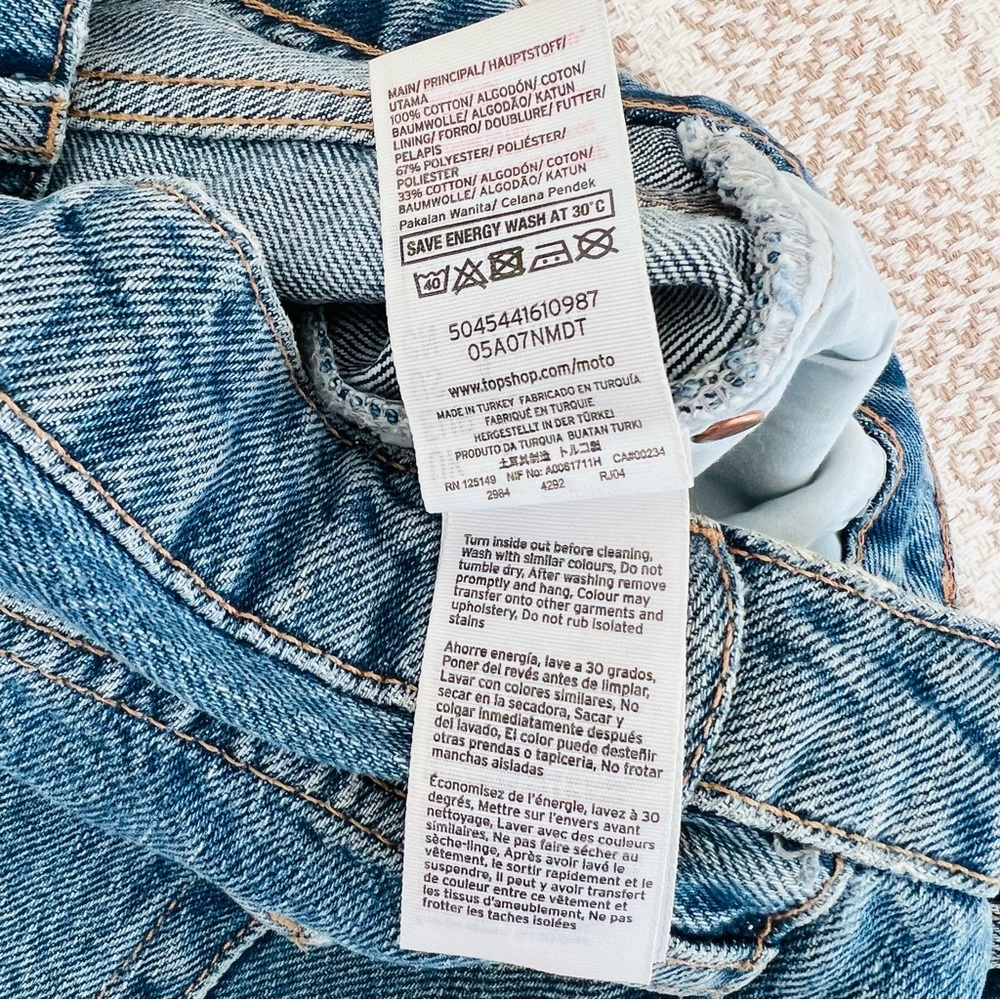 [NWOT] TOPSHOP Moto Kiri High-Rise Jean Shorts - Picture 8 of 8